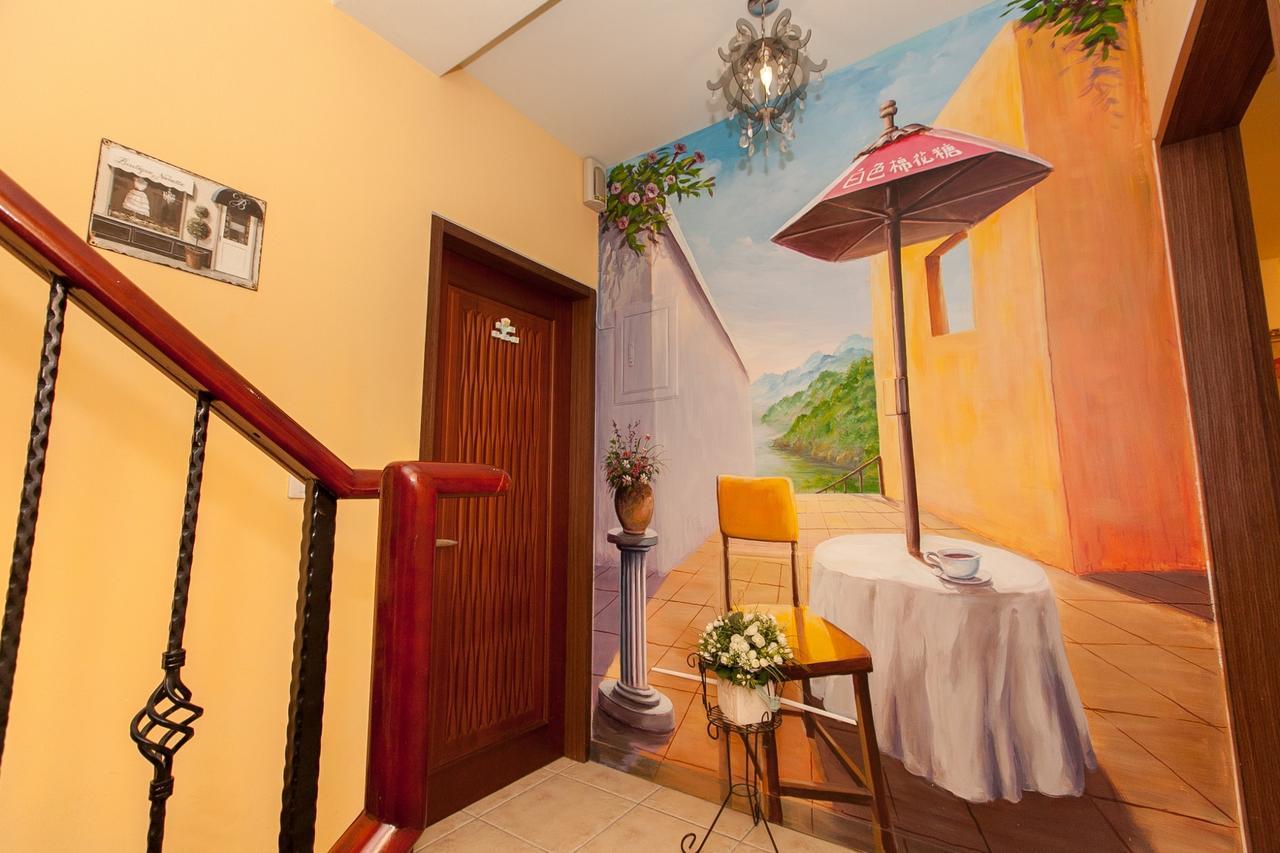 White Cotton Candy Homestay Hualien City Exterior photo