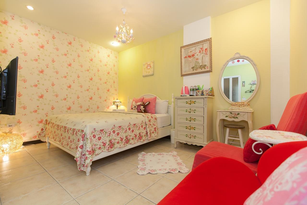 White Cotton Candy Homestay Hualien City Exterior photo