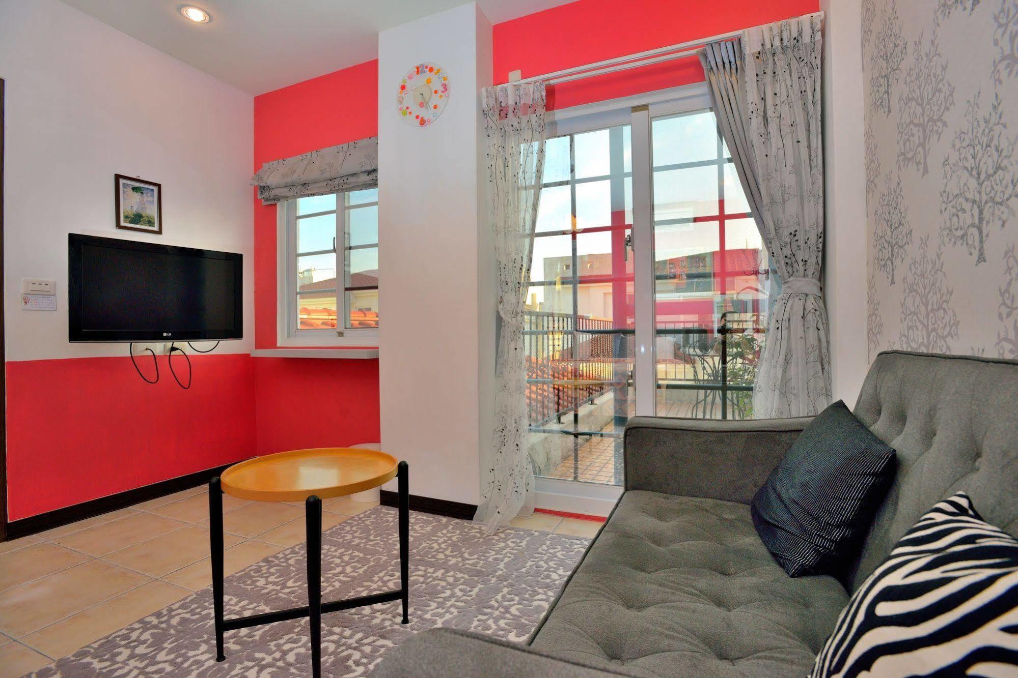 White Cotton Candy Homestay Hualien City Exterior photo